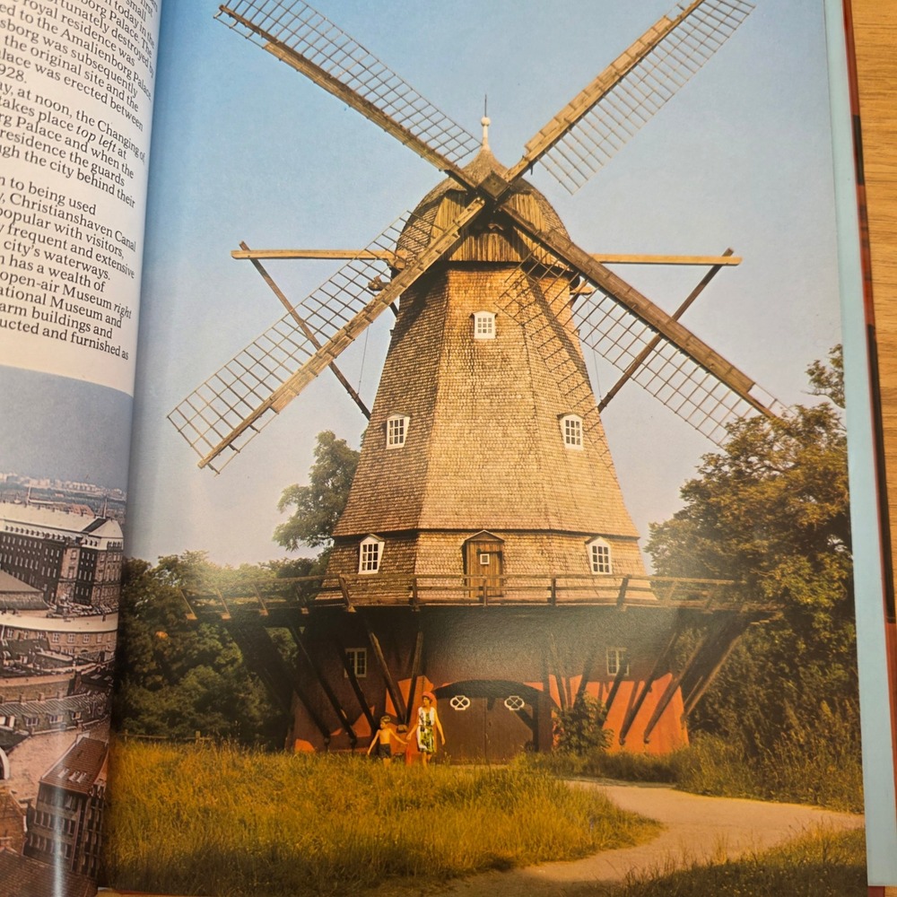 Scandinavia A Picture‎ Book To Remember Her By David Gibbon Crescent Books 1978 - Picture 8 of 9